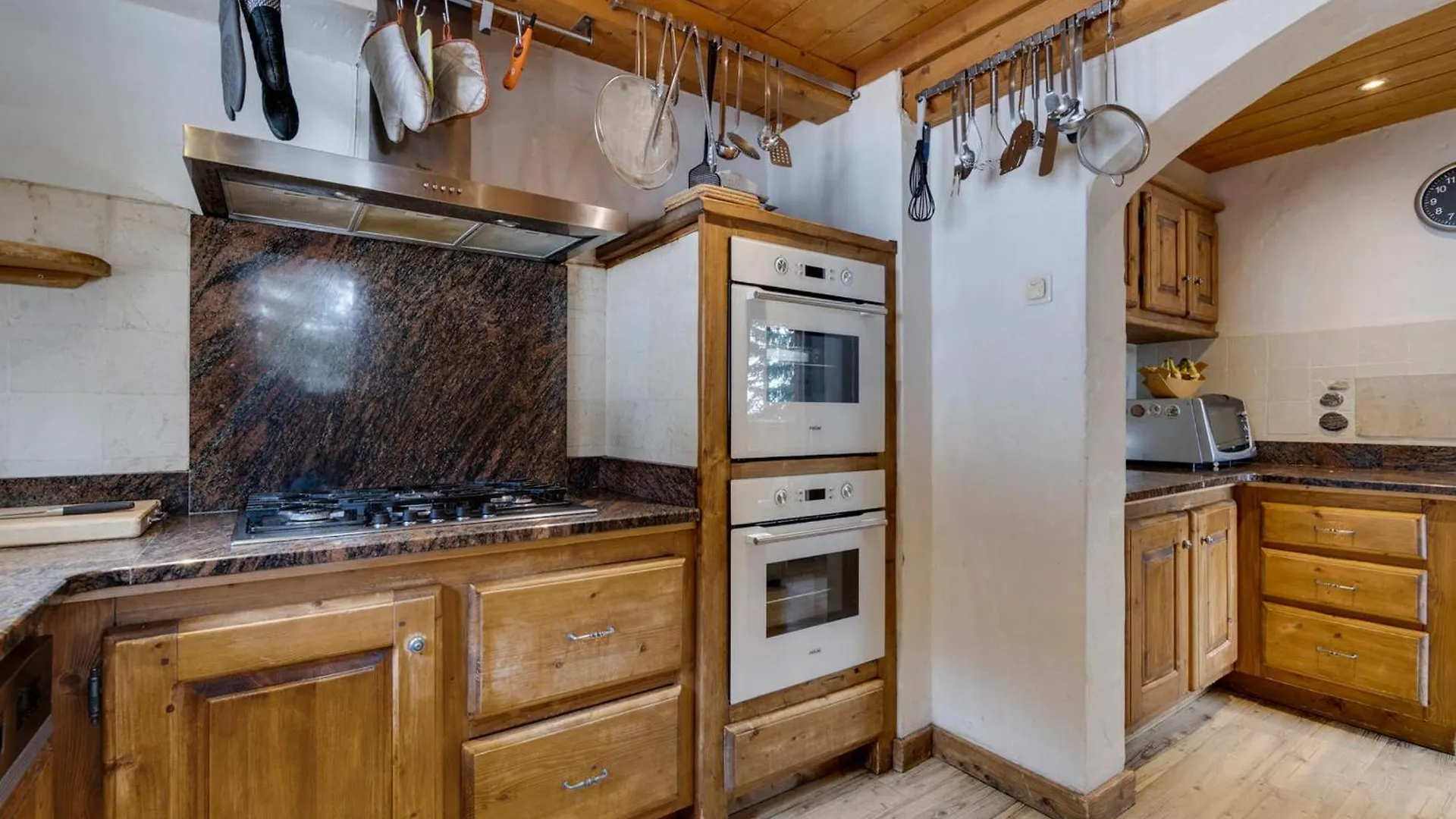 Chalet A La Rosiere - 14 Pers, 195M², Jacuzzi, Hammam, Ski Room, Balcon Et Terrasse Orientes Sud - Fr-1-690-25 Montvalezan 0*,  Francia